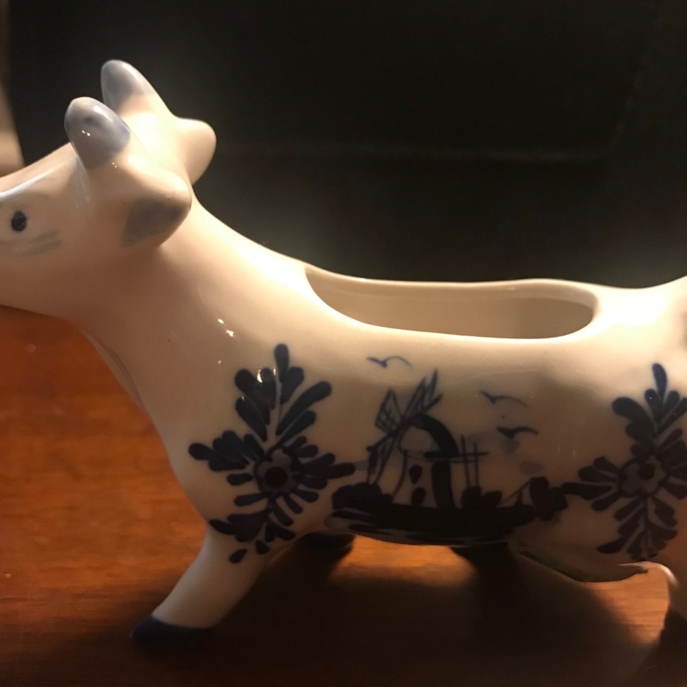 Hand Painted Delft Blue cow creamer Holland
